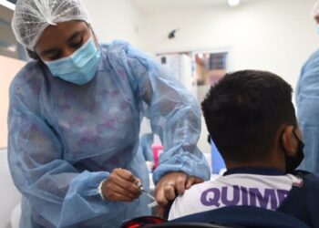 Covid-19: dosis de refuerzo para niños y niñas