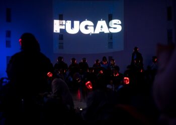 Llega a Córdoba una experiencia inmersiva para escuchar «38 Luciérnagas», un episodio del podcast «Fugas»