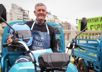 Motocargas a cambio de caballos. Cómo es el programa de la Municipalidad para eliminar la tracción a sangre en Córdoba