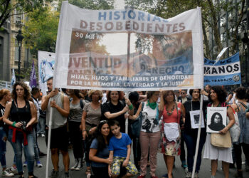 Rompiendo el pacto familiar, historias desobedientes