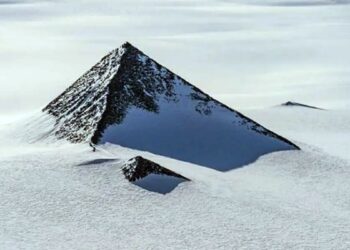 El enigma de la pirámide en la Antártida: La verdad detrás de la formación viral
