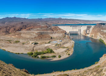 Milei avanza en la privatización de represas y reaviva la tensión con las provincias patagónicas