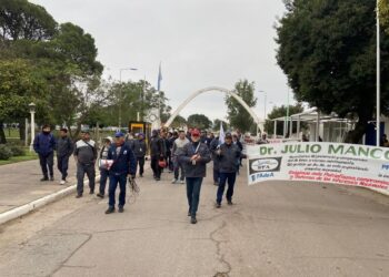 Fadea paraliza su producción por 72 horas en medio de un conflicto salarial y gremial