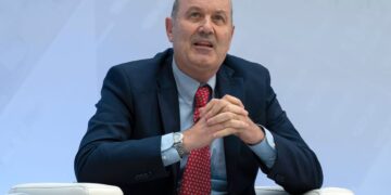 Sturzenegger incrementó su patrimonio en casi $970 millones en un año