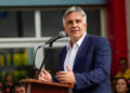 Alivio Cordobés: Llaryora presentó un programa para asistir a familias endeudadas