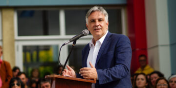 Alivio Cordobés: Llaryora presentó un programa para asistir a familias endeudadas